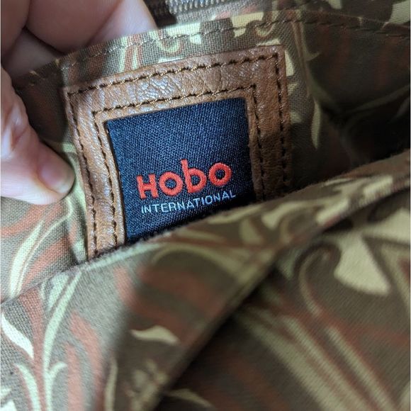 Vtg Hobo International Large Pebbled Leather Teardrop Crossbody Sling - Picture 16 of 16